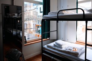 declutter dorm room
